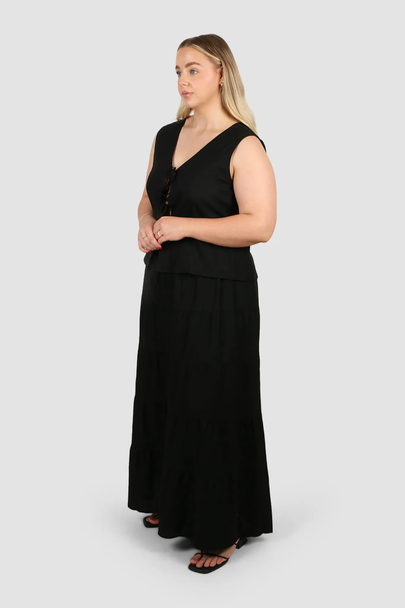 ZYLA TIERED MAXI SKIRT BLACK